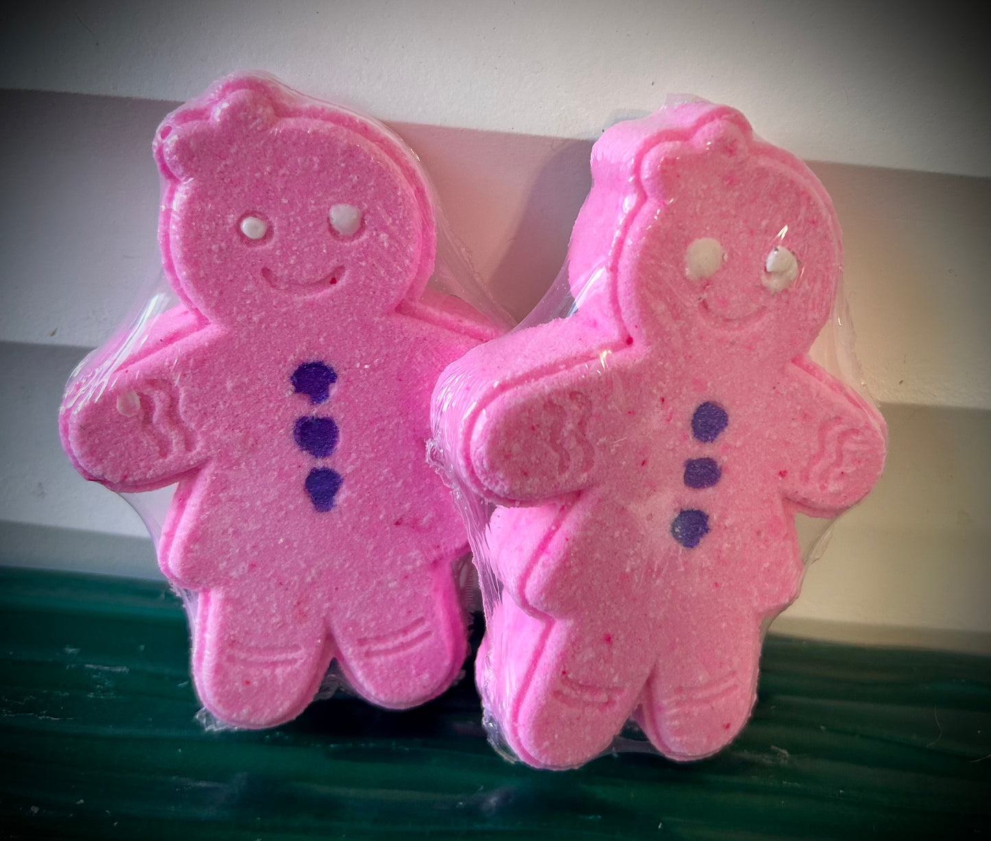 Gingerbread bath bombs